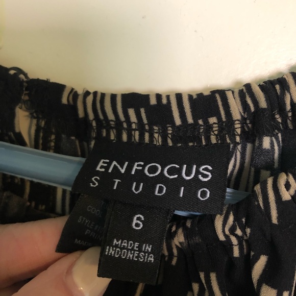 Enfocus Studio Black and Tan Shift Dress - Picture 5 of 6